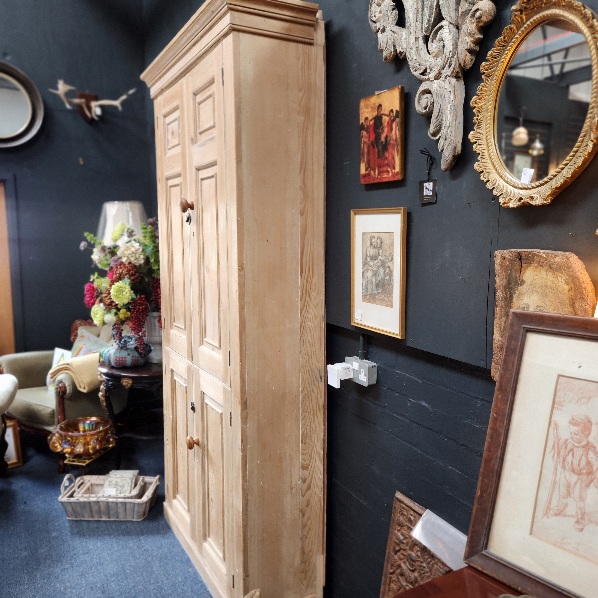 Georgian
                cupboard side view